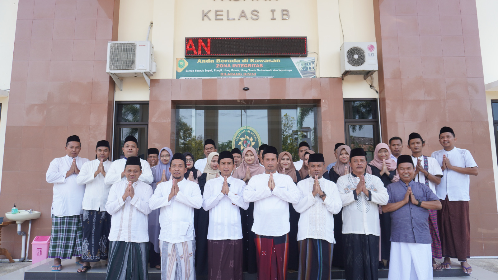 WhatsApp Image 2023-10-19 at 08.53.50.jpeg